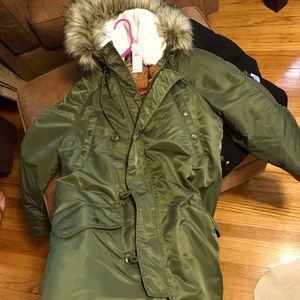 American eagle puffer coat